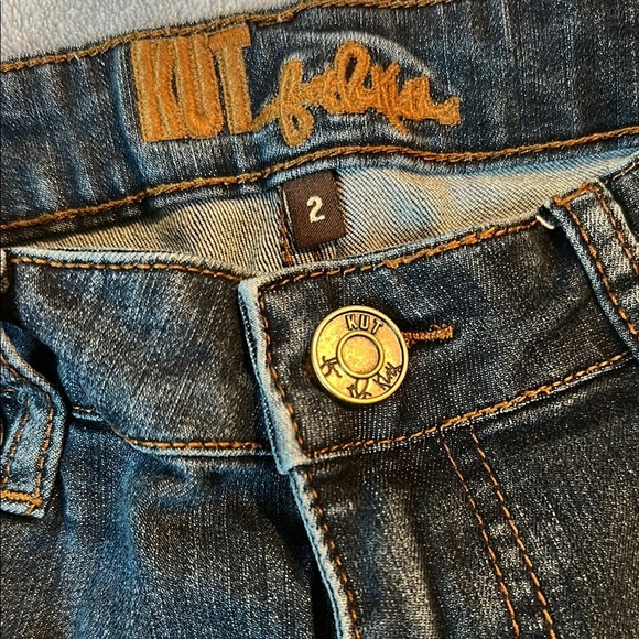 Kut from the Kloth Blue Jeans with Distressed Look - Picture 2 of 8